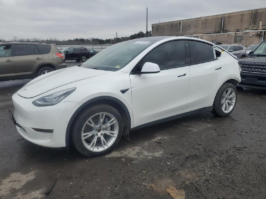 5YJYGDEE5MF1000322021 Tesla Model Y