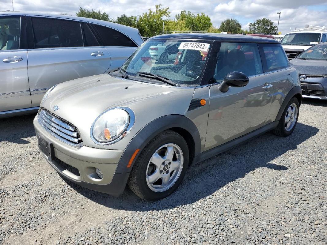 2010 MINI Cooper VIN WMWMF3C55ATU79375 фото с аукциона