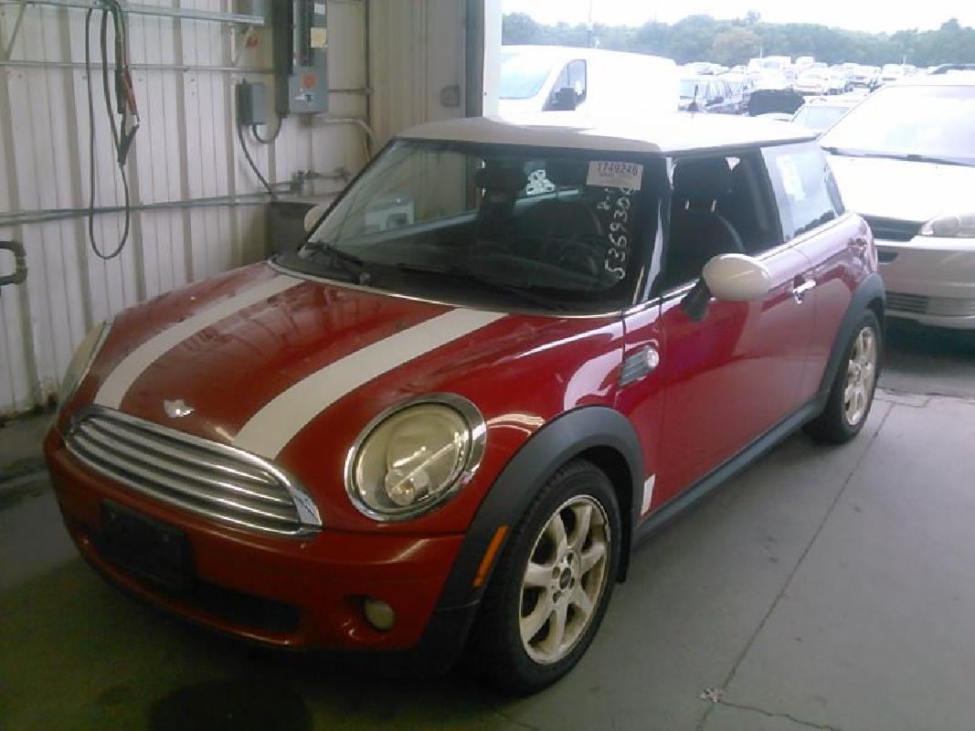 2007 Mini Cooper VIN WMWMF335X7TT57863 фото с аукциона