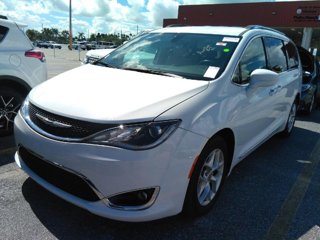2C4RC1EG6HR5184782017 Chrysler Pacifica RU