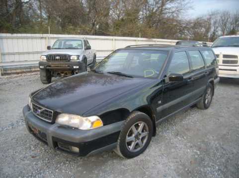 1999 Volvo V70 VIN YV1LZ56DXX2625878 auction photo
