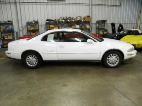 1995 Buick Riviera VIN 1G4GD2217S4720424 фото с аукциона