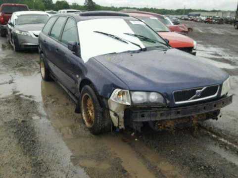 2001 Volvo V40 VIN YV1VW29581F725191 auction photo