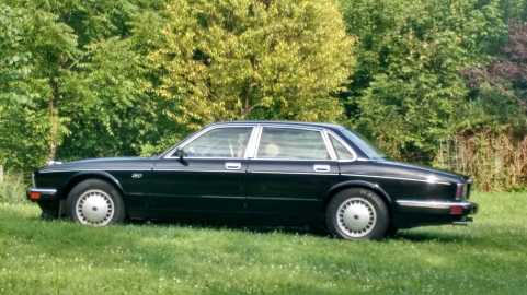 1992 Jaguar Vanden Plas VIN SAJKY1746NC651043 фото с аукциона