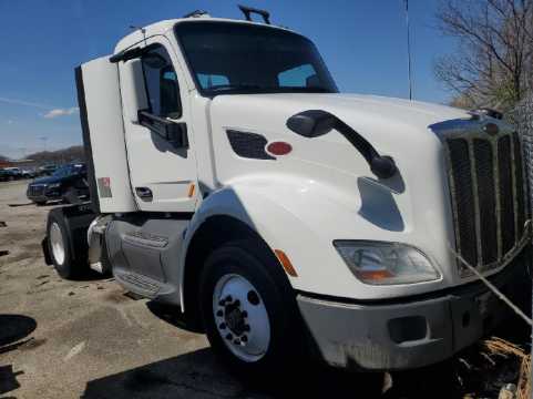 2018 PETERBILT 579 VIN 1XPBA48X3JD477982 фото с аукциона