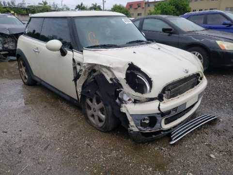 2010 MINI Cooper VIN WMWMF3C51ATZ25764 фото с аукциона