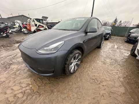 2023 TESLA Model Y VIN 7SAYGAEEXPF979422 фото с аукциона