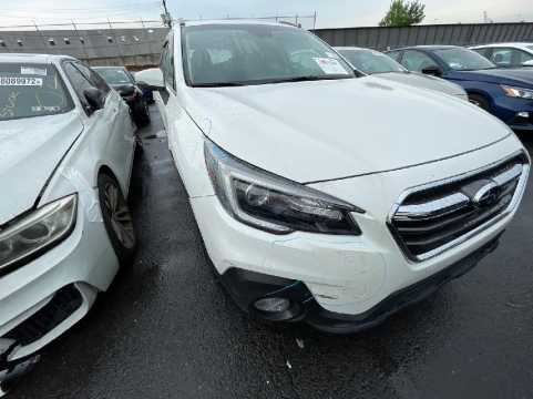 Subaru Outback TOURING 2018 VIN 4S4BSATC4J3276949 | Проверка истории