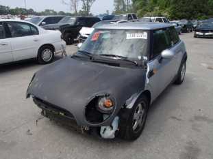 2010 MINI Cooper VIN WMWMF3C50ATU77579 фото с аукциона 1