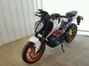 2017 KTM 390 Duke VIN MD2JPJ409HC235159 фото с аукциона 1