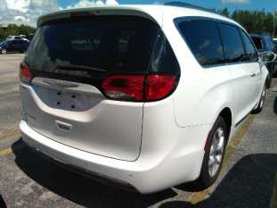 2C4RC1EG6HR518478 фото 1