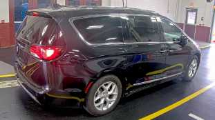 2C4RC1BG5JR130930 фото 3