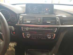 WBA8D9G39HNU65528 фото 3